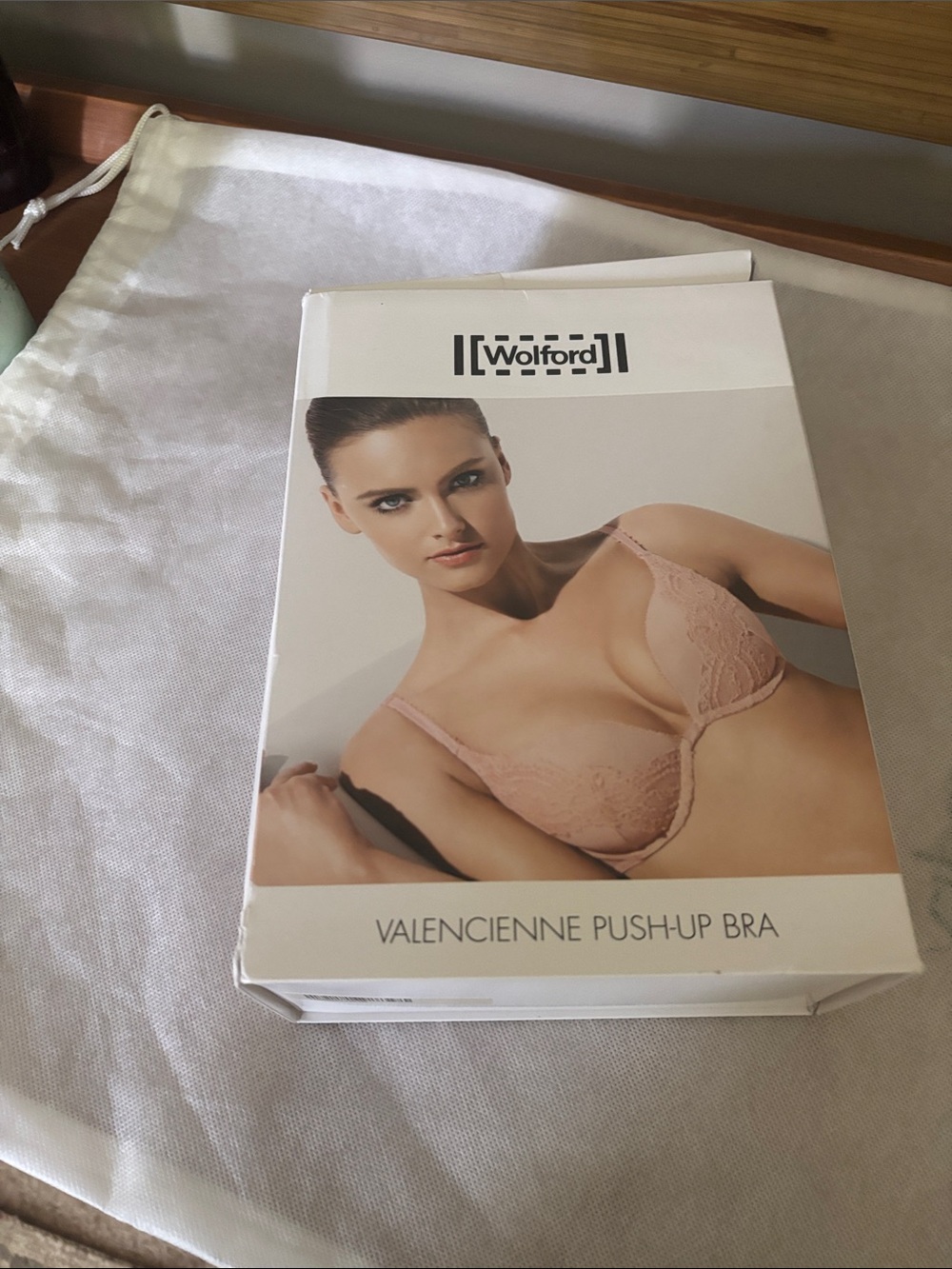 Wolford Valencienne Lace Push-Up Bra in Soft Pink 36D nwt